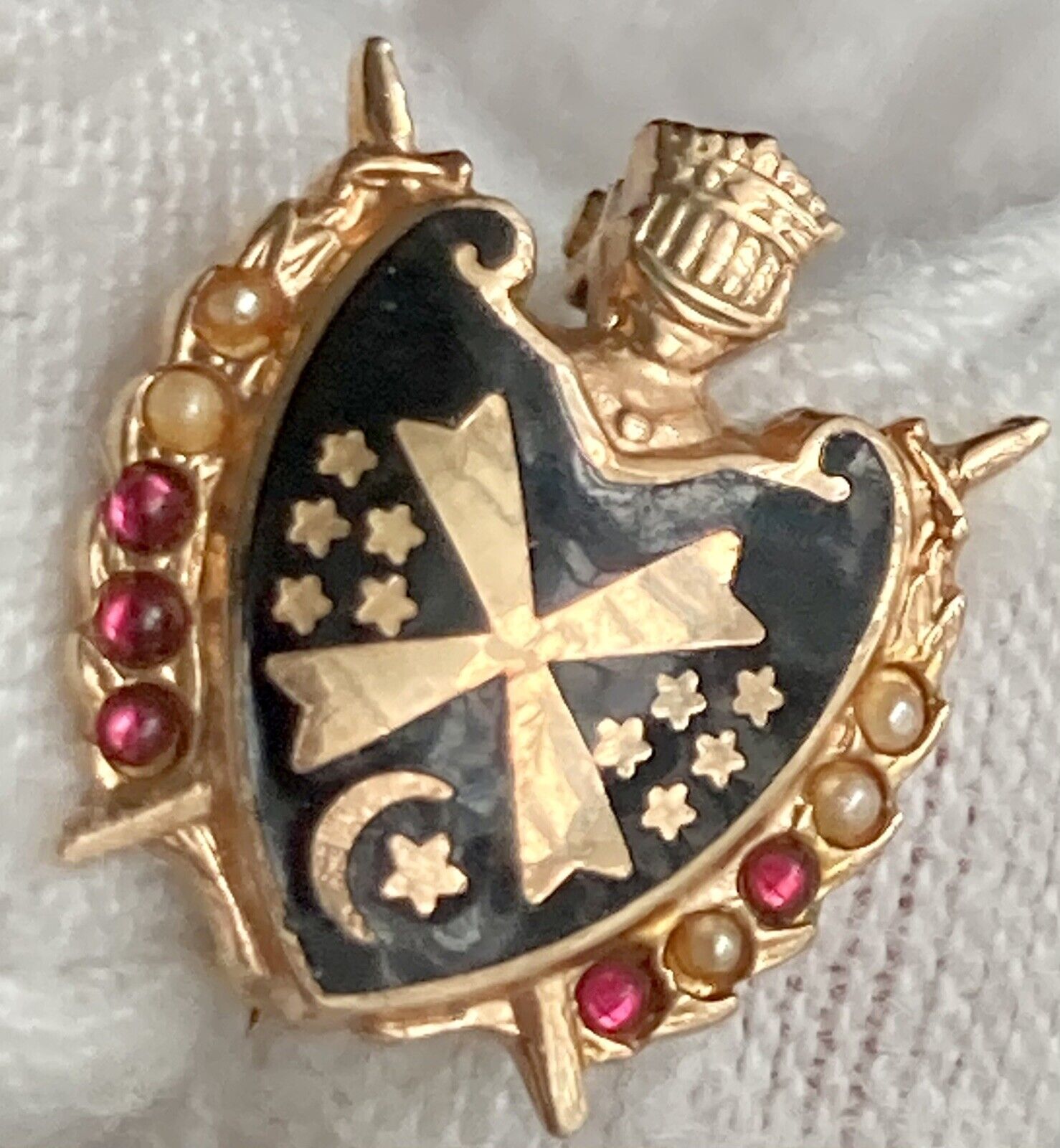10k Yellow Gold Ruby Seed Pearls Order of De Molay Lapel Pin .50” Antique Stamp