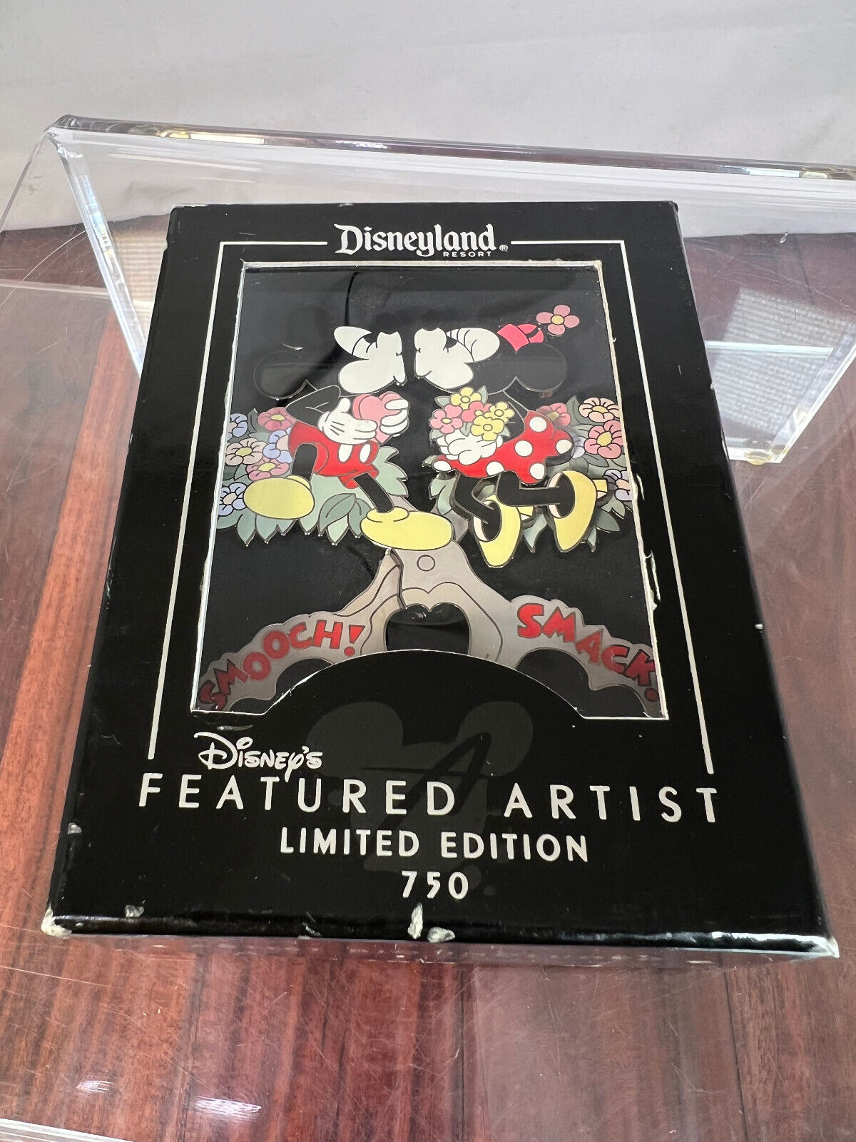 Disney Pin Featured Artist Martha Widener Smooch Smack Mickey Minnie Kiss LE 750