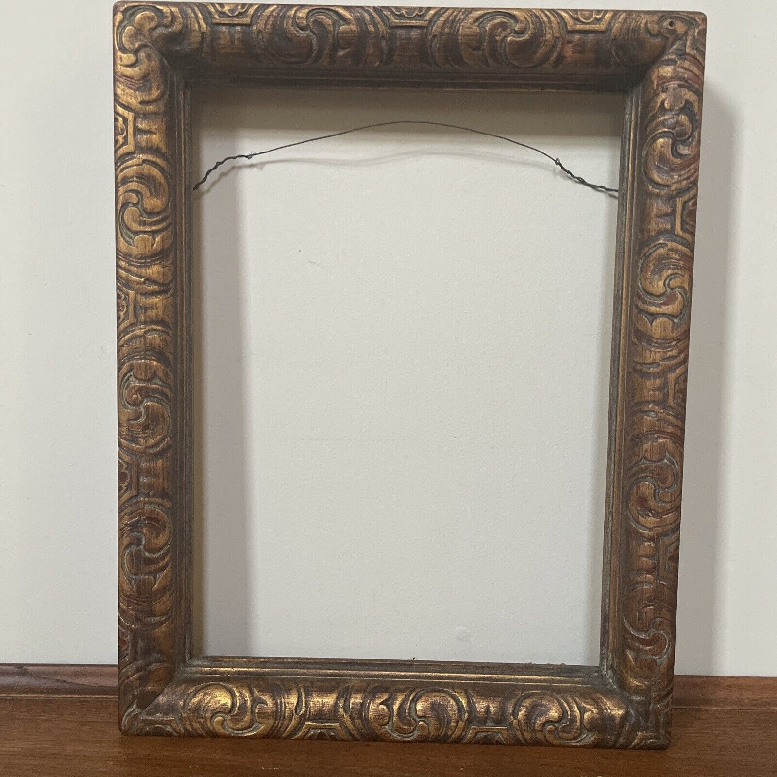 VTG Victorian Style Gold Gilded Ornate Stunning Wooden Art Frame-14.25x18.25x2”