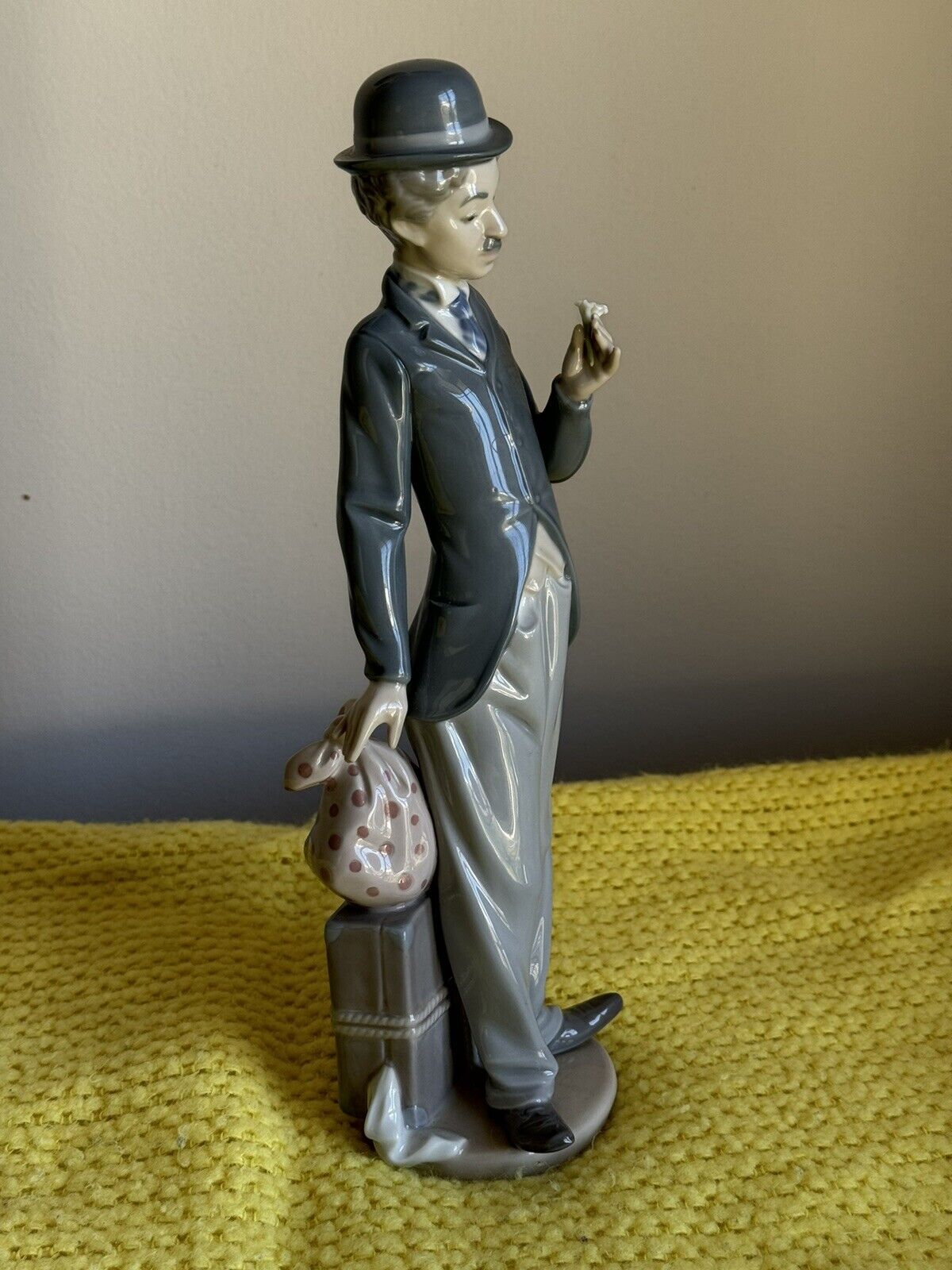Lladro Figurine Charlie the Tramp Chaplin 5233 Porcelain 1984 Vtg Retired FLAW