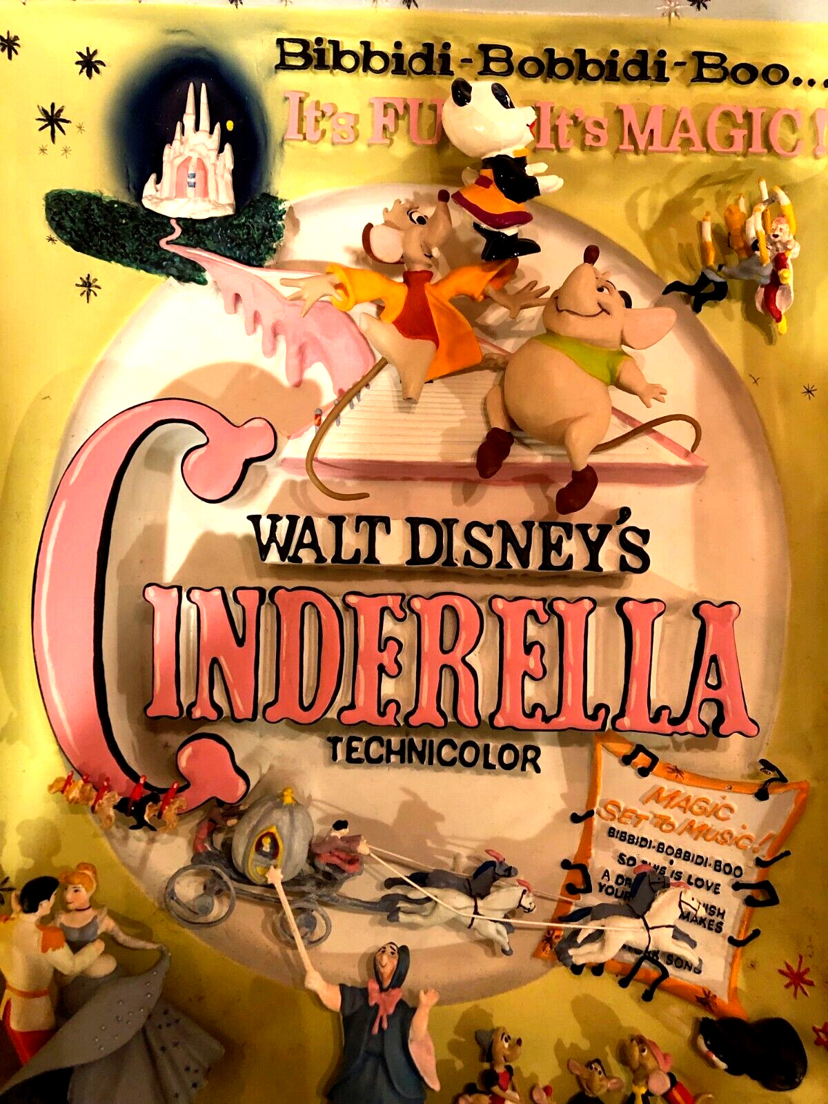 Disney  CAST  Cinderella Sculpted 3D Movie Poster - CODE 3 - NEW iN BOX RETIRED