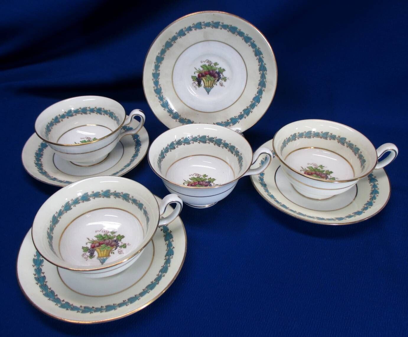 SET OF 4 WEDGWOOD APPLEDORE PATTERN CUP & SAUCER SETS