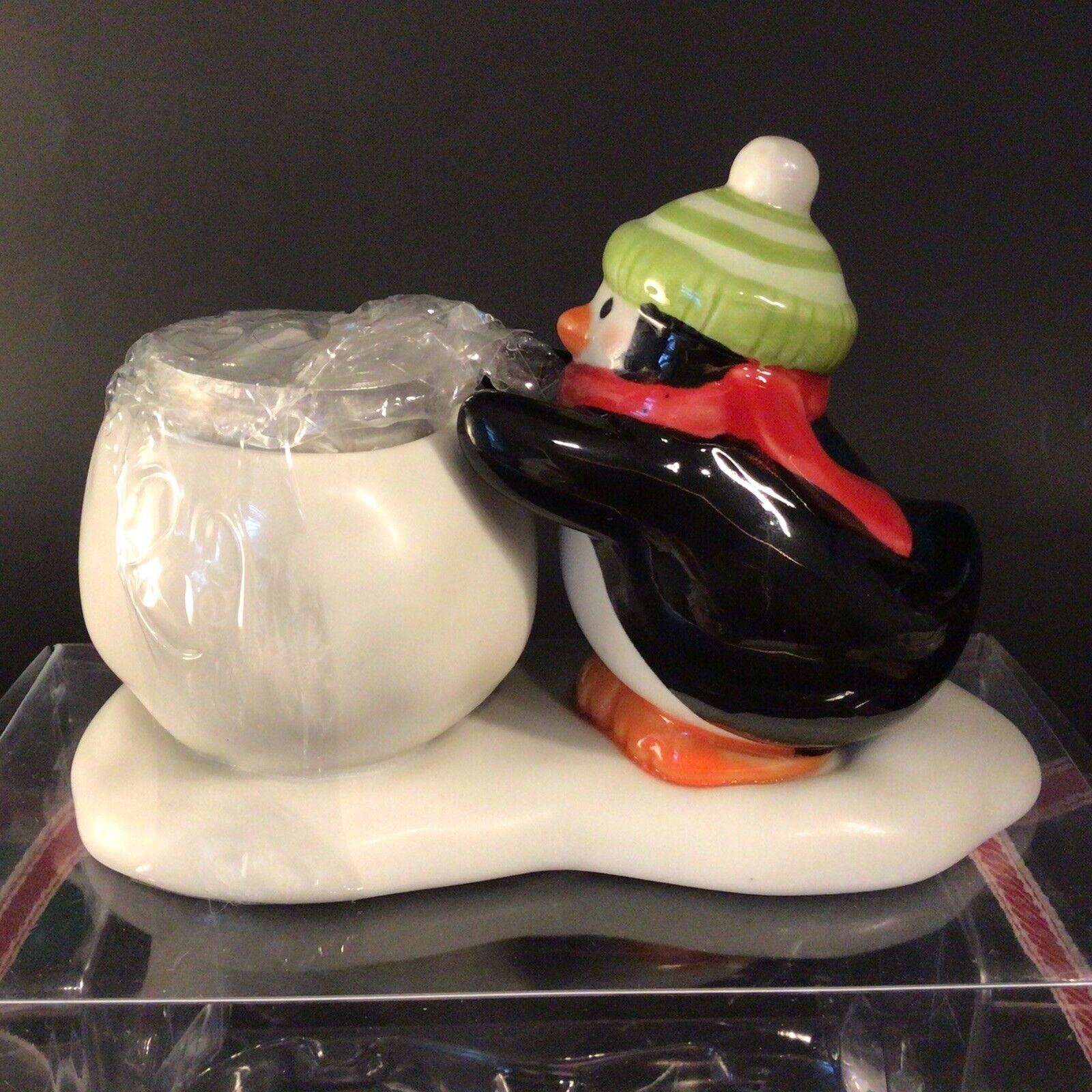 PENGUIN TEA LIGHT HOLDER HOLIDAY SNOWBALL IN BOX WITH CANDLE 2007 HALLMARK