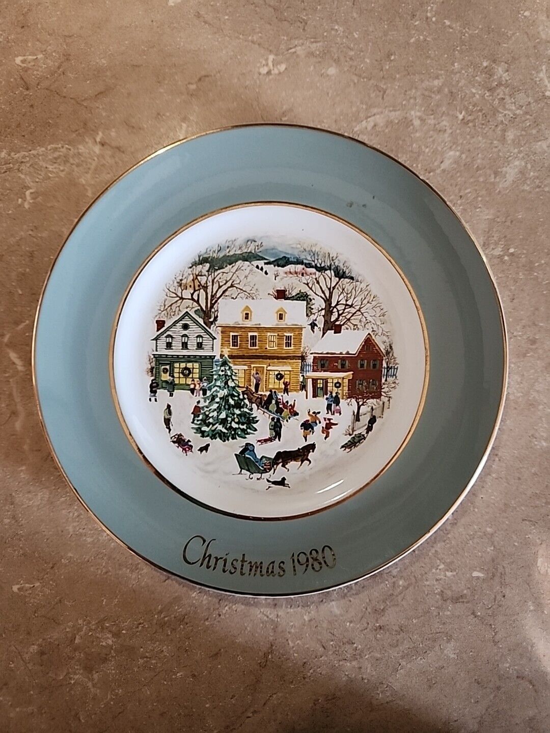 AVON PRODUCTS, INC 1980 SERIES EIGHTH EDITION COUNTRY CHRISTMAS PLATE