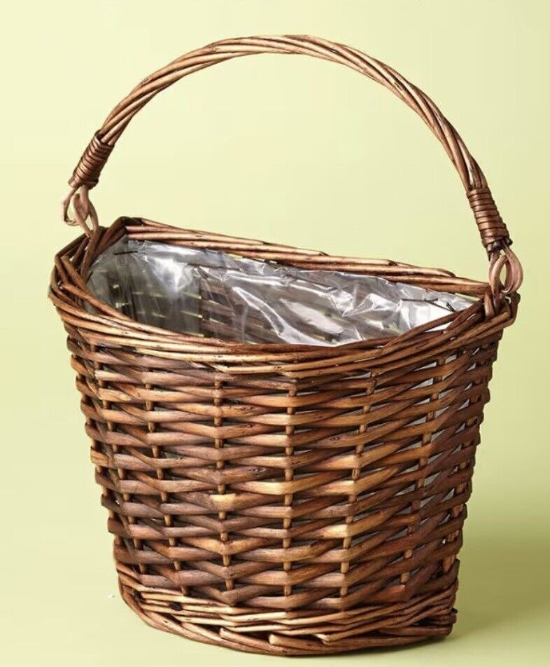 Medium  /large Wicker  basket with handle Or Free Standing