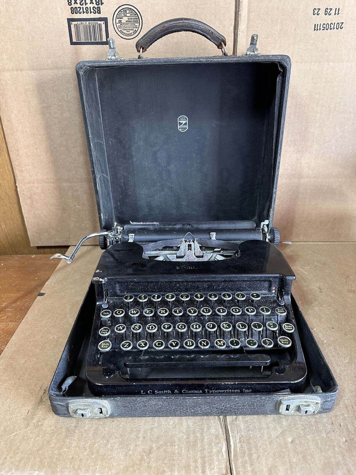 Vintage LC SMITH & CORONA STERLING Manual Typewriter in Black with Hardcase