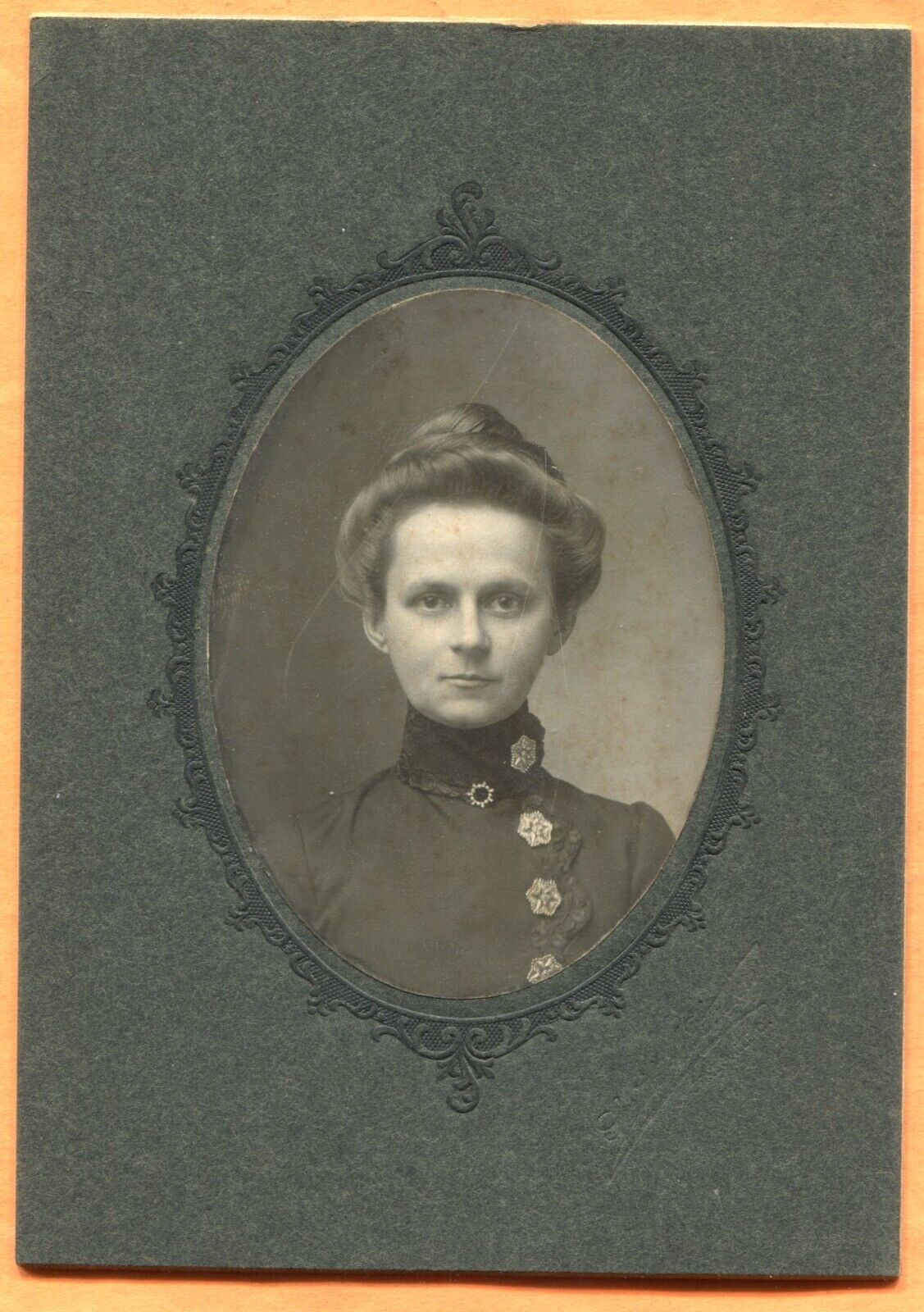 Zanesville OH Portrait of a Young Woman, by Smith circa 1900s