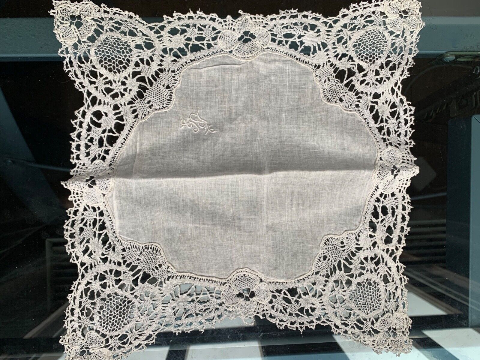 Superb Original Antique Edwardian Bobbin Lace Handkerchief  8 3/4\