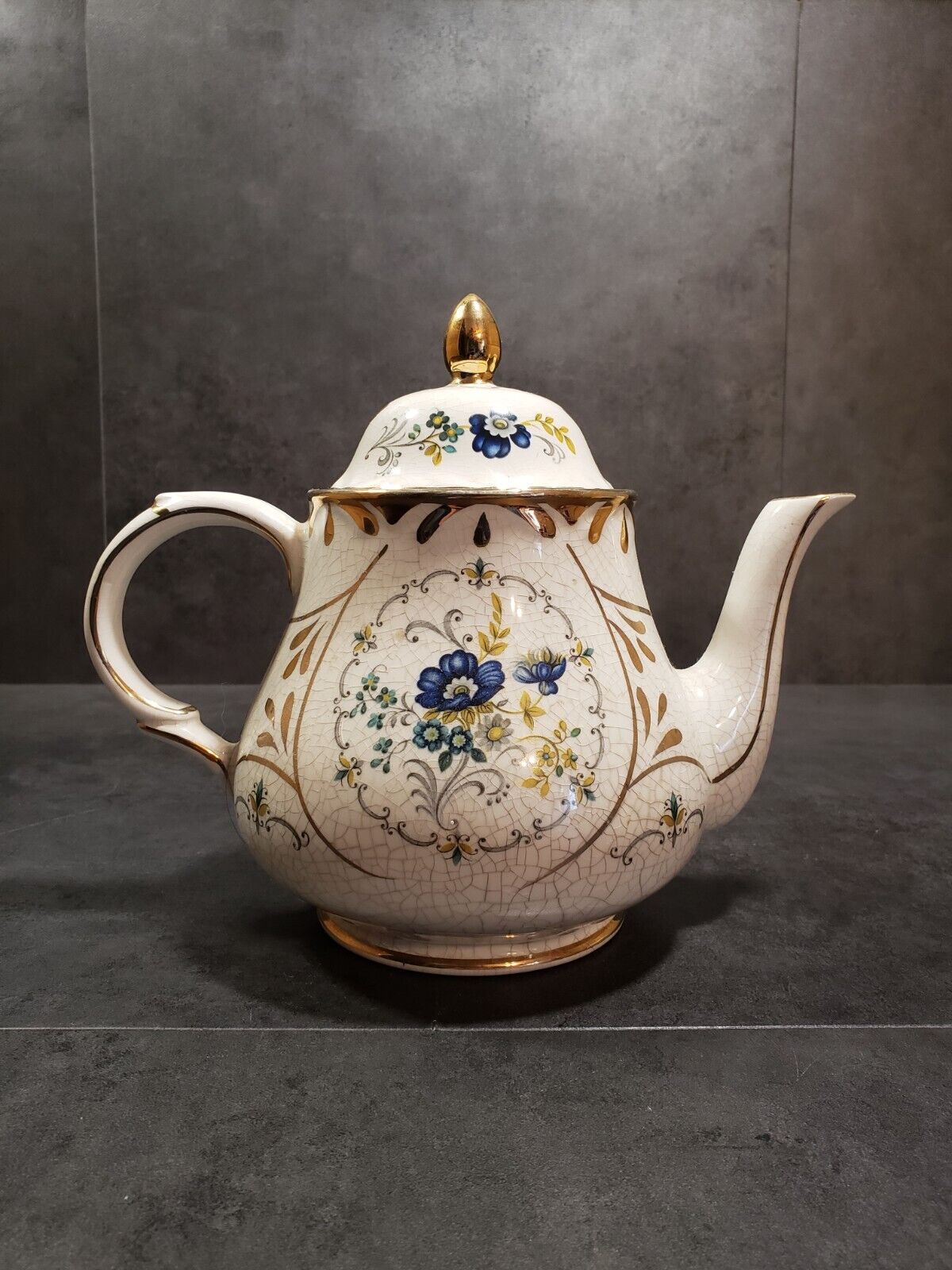 Arthur Wood Chatsworth England Vintage Tea Pot with Gold Trim