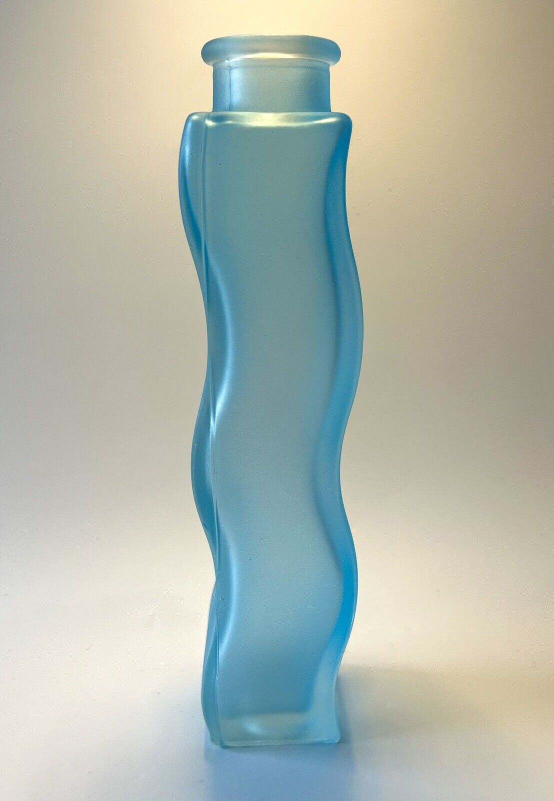 IKEA Skämt Frosted Glass Blue Wavy Bud Flower Vase Squiggle Wave Shape Retro