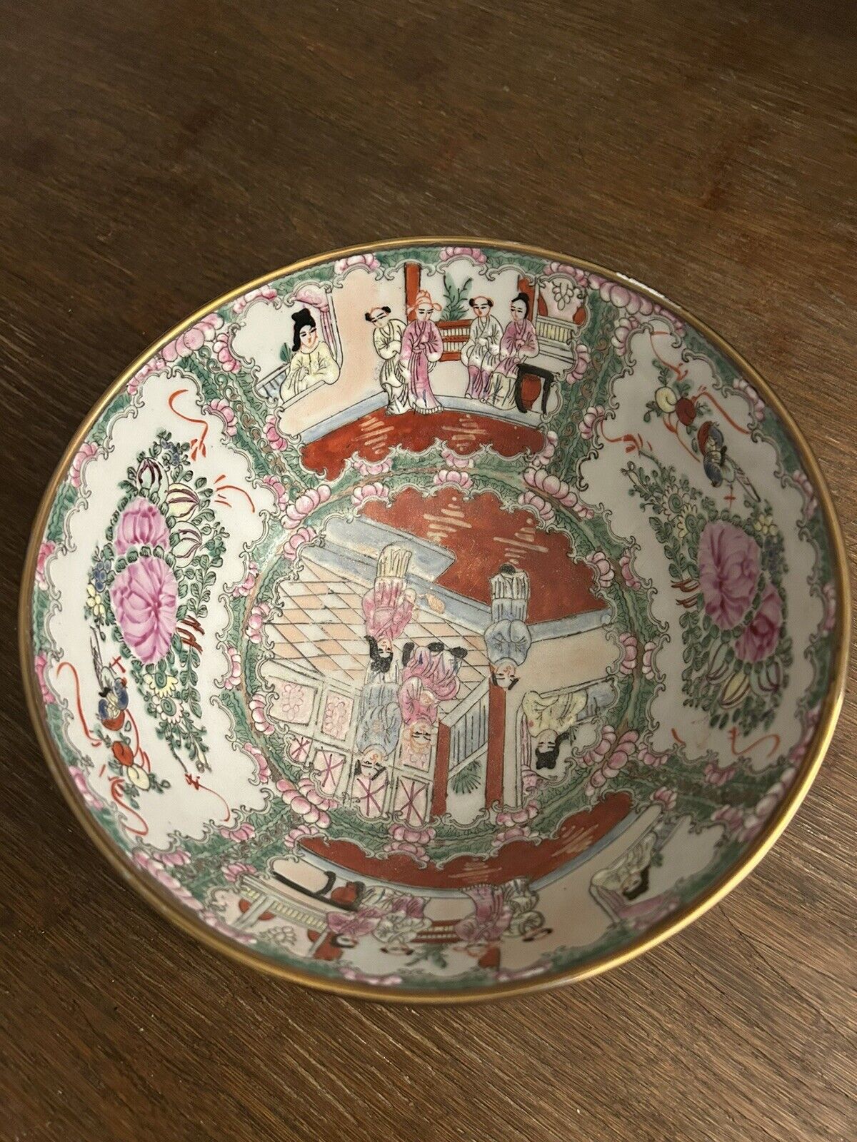 Vintage Very Detailed Chinese Rose Medallion 9” Bowl Hand Painted HONG KONG