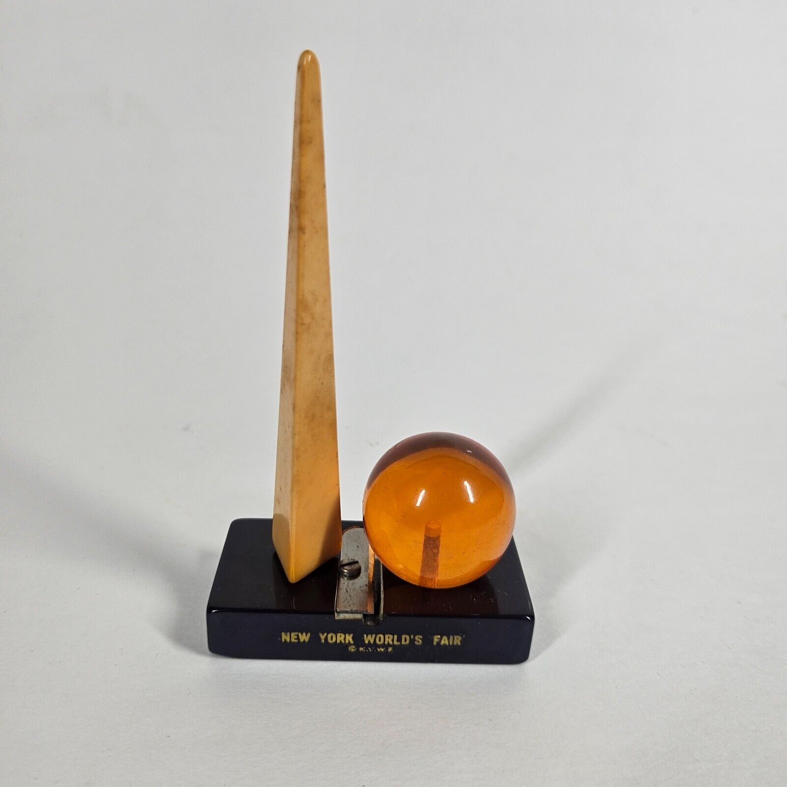 New York World’s Fair 1939 Pencil Sharpener Souvenir Vintage Bakelite Perisphere