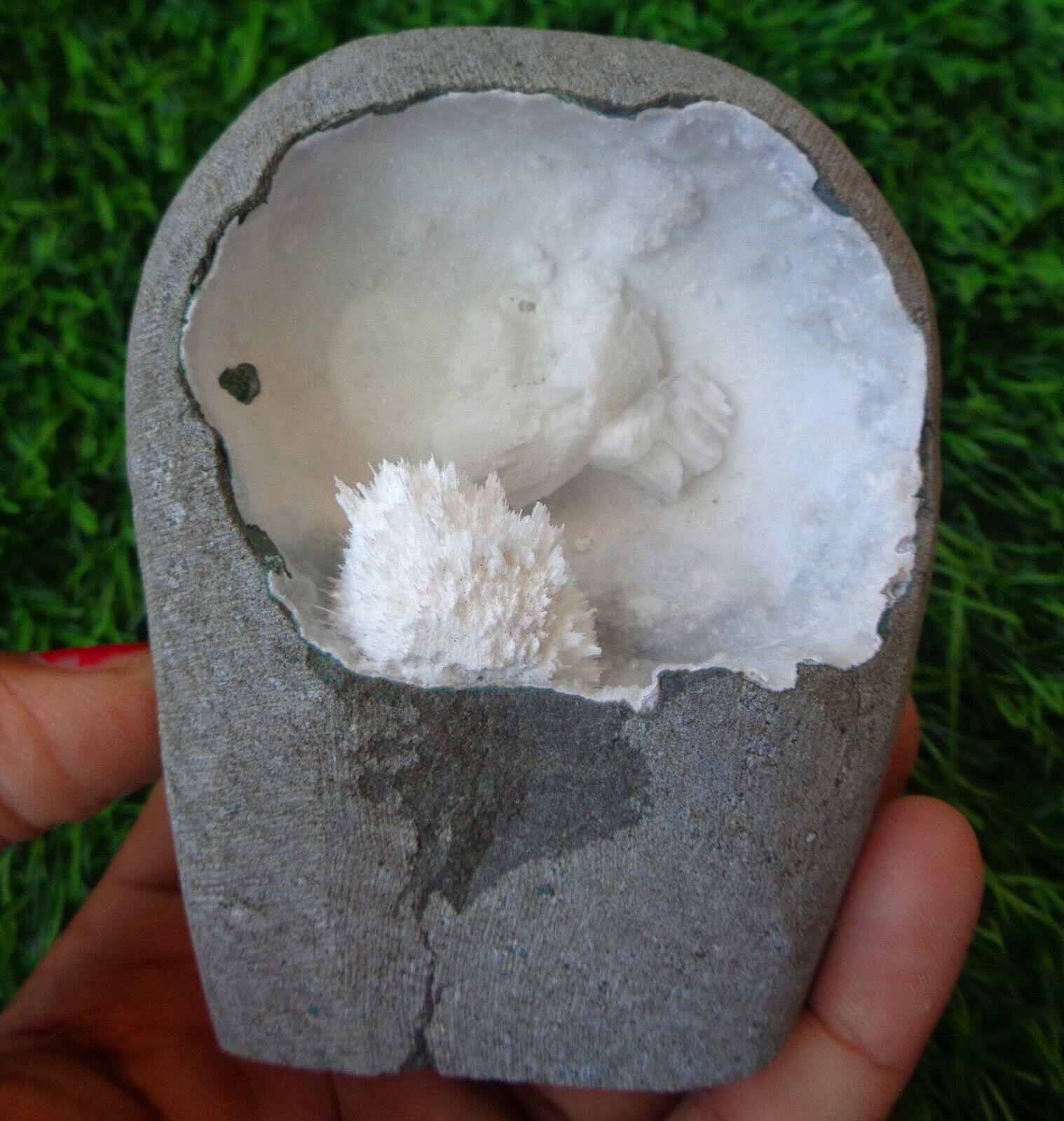 Scolecite Blow Format In Geode Minerals Specimen #F61