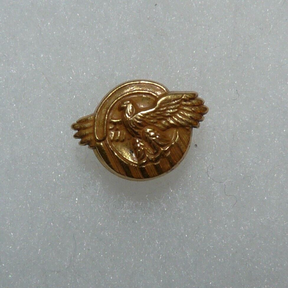 WW2 USA Ruptured Duck Honorable Discharge Gilt Buttonhole Pin (flat back)