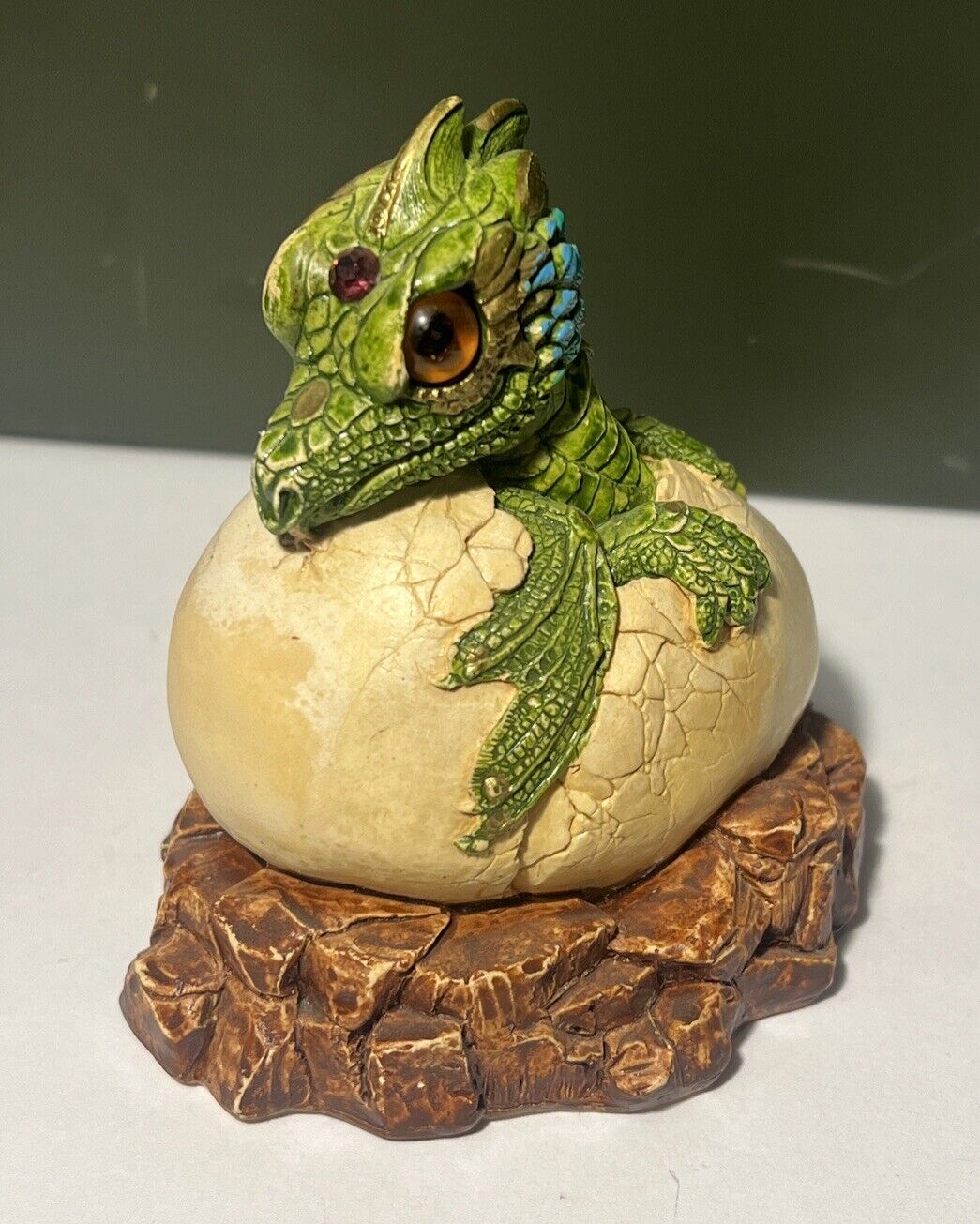 1984 Hatching Baby Dragon Egg Fantasy Windstone Editions, Retired Pena 84