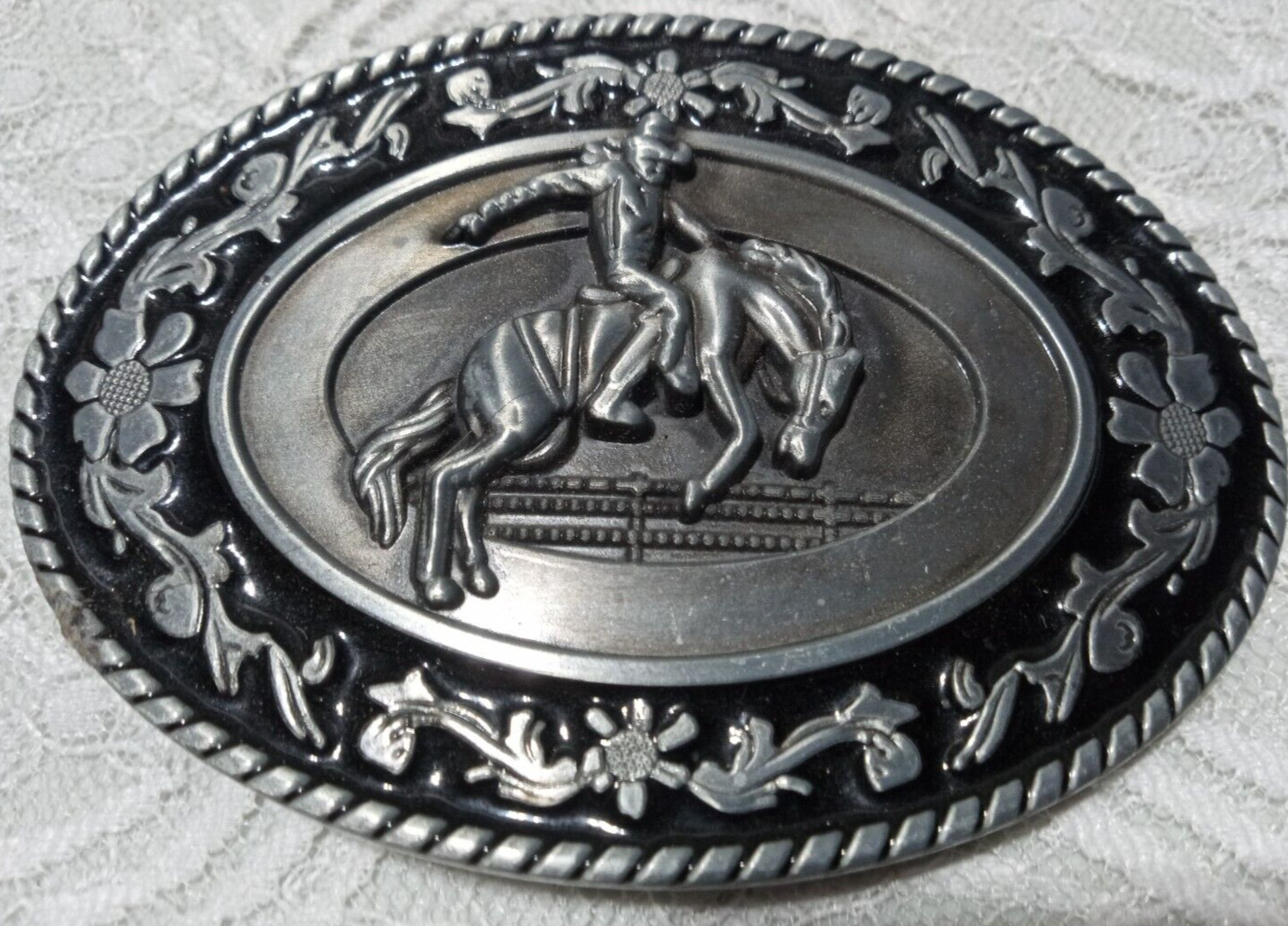 RAISED Cowboy Riding Horse Vintage Metal RODEO SilverSmith Mens Belt Buckle NICE