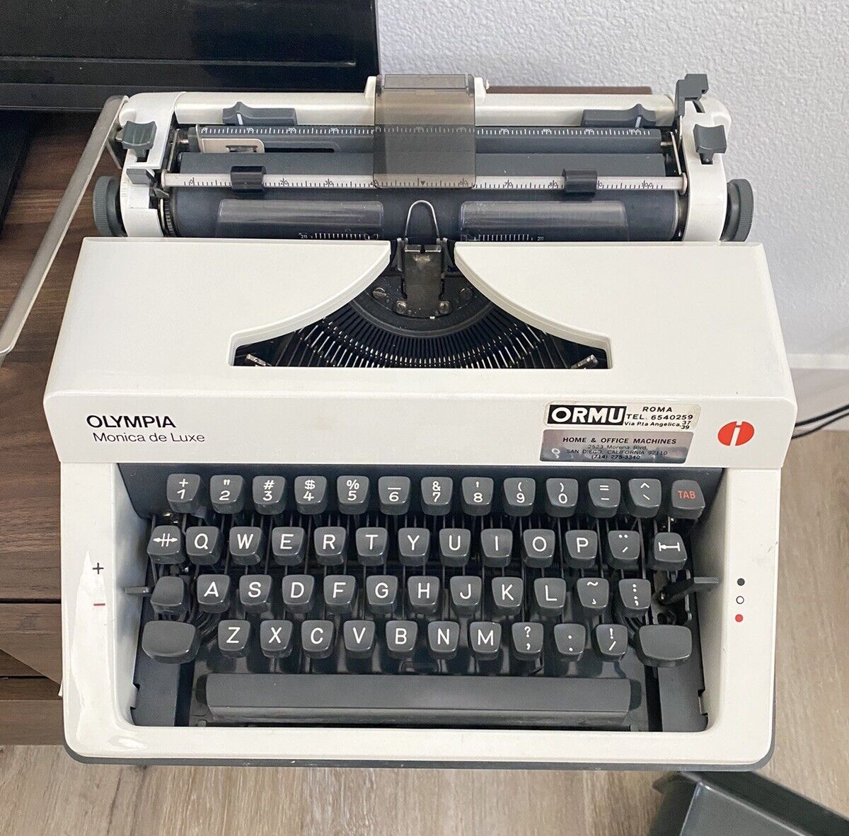 1970 Vintage Olympia Monica Deluxe Typewriter, Pica Typeface, Special Keys