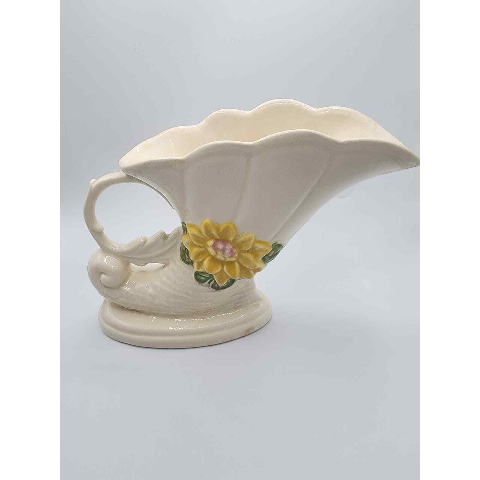 Vintage Hull Art USA Vase L-7 6 1/2 Water Lilly Cornucopia Vase/Planter