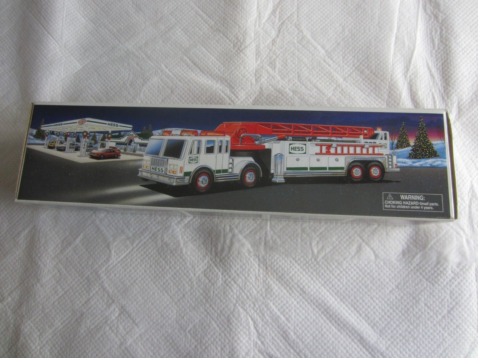 2000 Hess Fire Truck NIP (#1)
