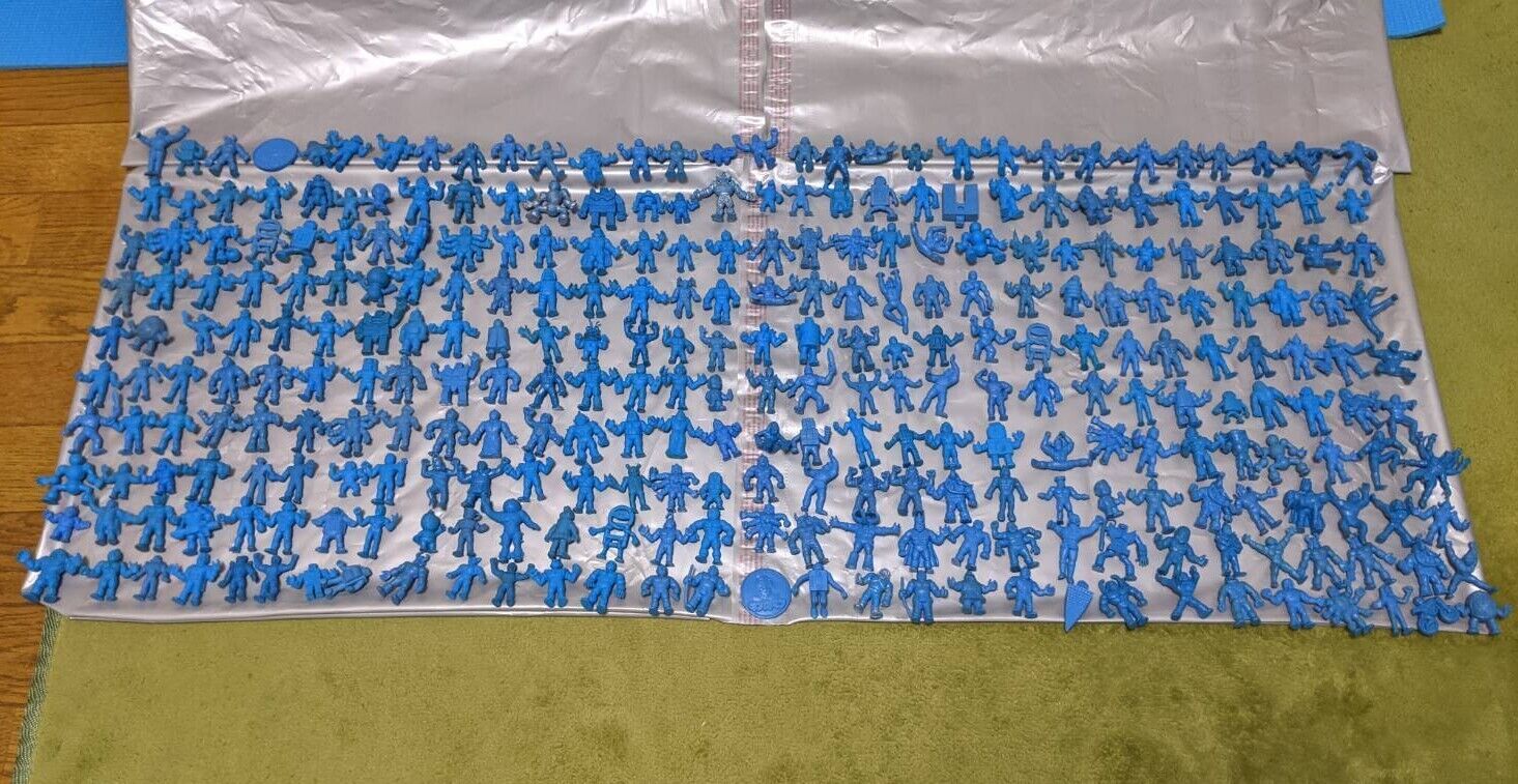 300 Kinnikuman Kinkeshi M.U.S.C.L.E. Muscle Man Bulk Bundle Lot Figure Blue