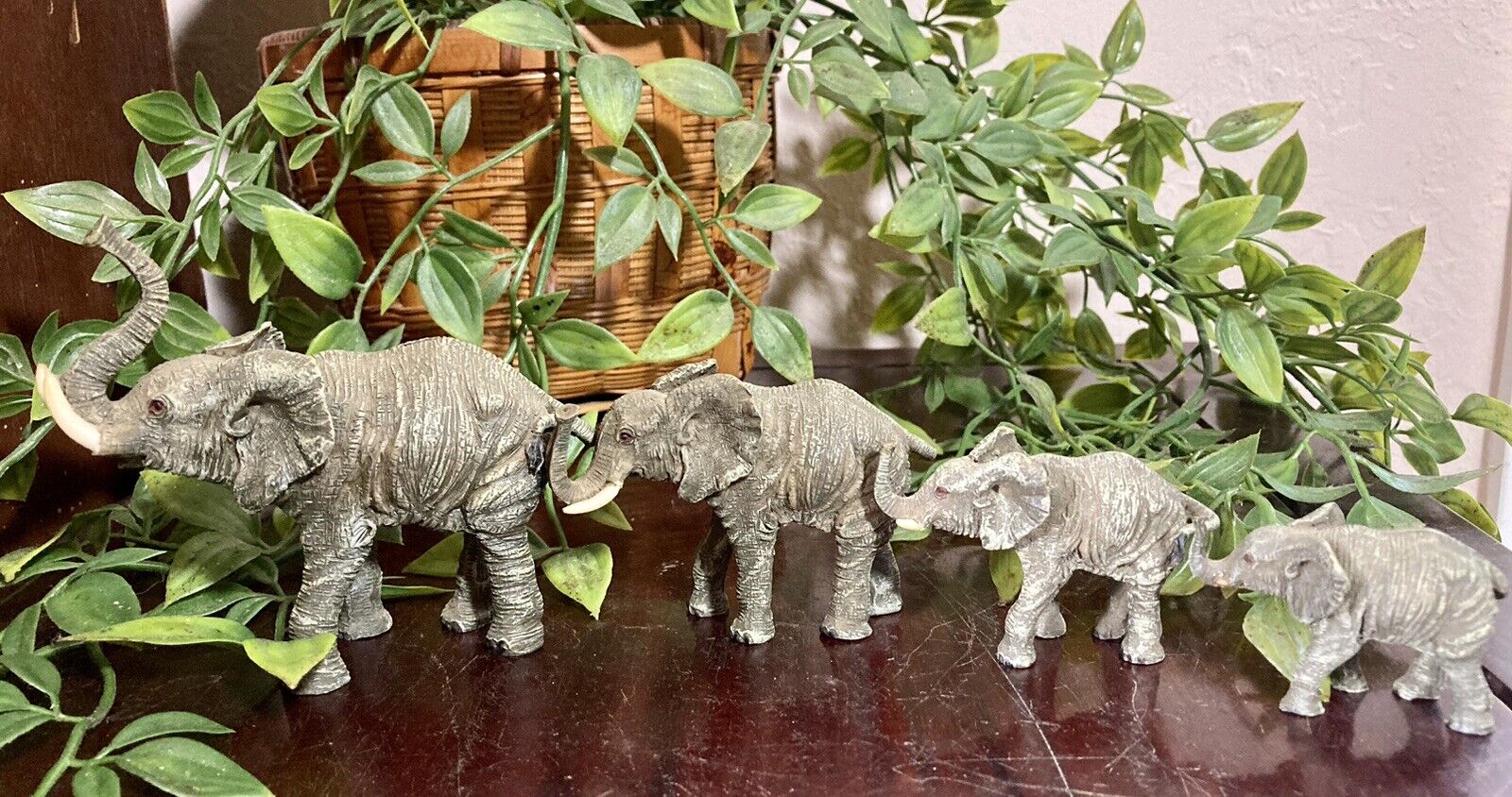 VTG Elephant Family Figurine Set 4