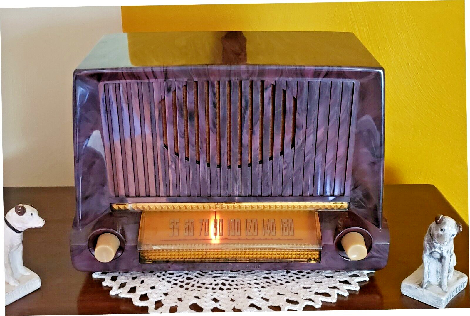 Vintage GE AM Tube Radio 422 (1950)  ***BEAUTIFULLY RESTORED***