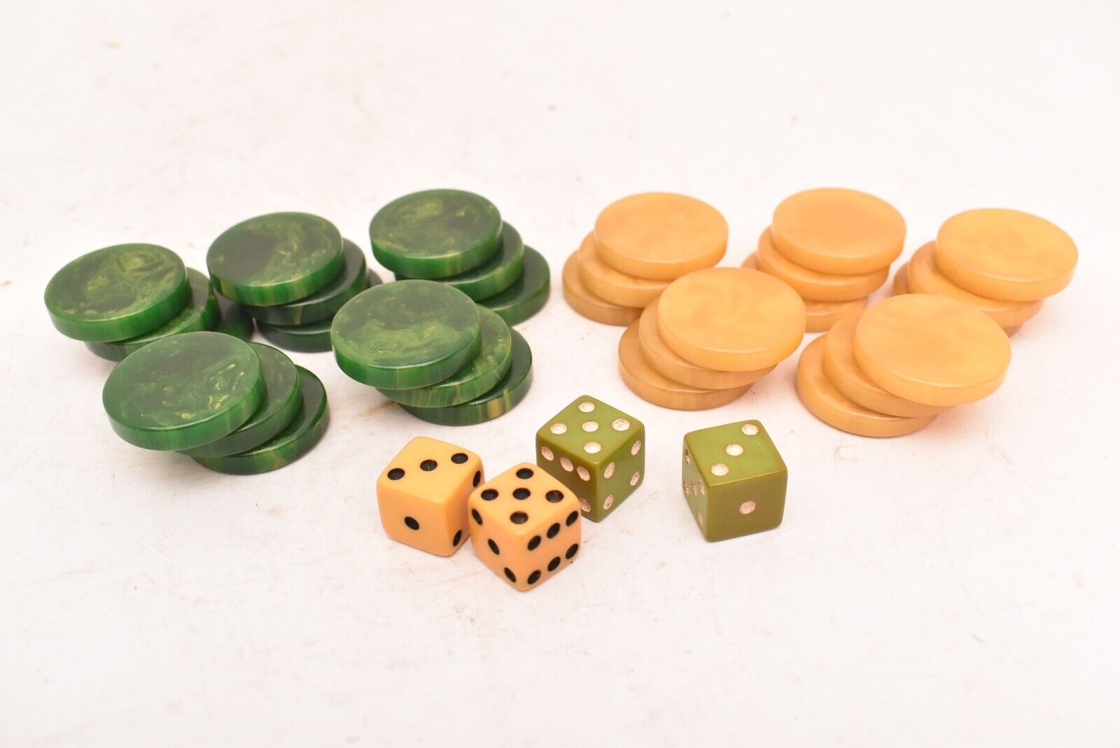 marbled green  and yellow bakelite 30 backgammon chips catalin poker chips dice