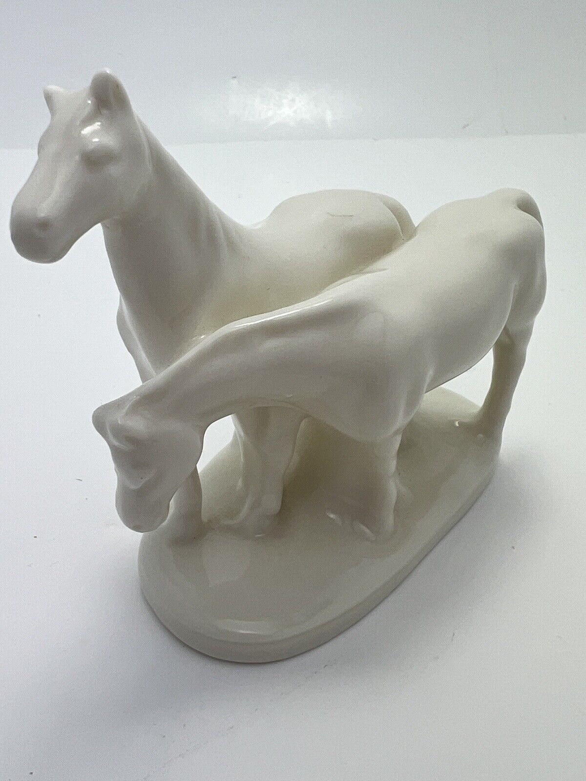Vintage 2 White Horses Grazing Ceramic Figurine - Made In Japan 4\