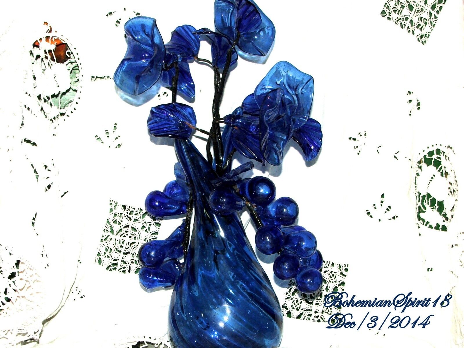 VINTAGE ITALY COBALT BLUE BLOWN GLASS VASE MORNING GLORY FLOWERS  GRAPES