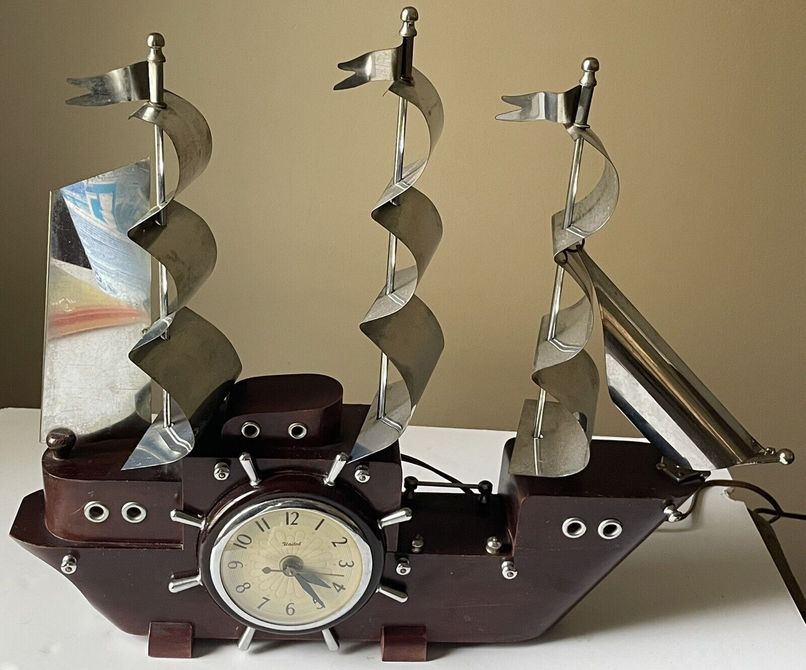 Vintage Mid-century United Metal Goods 810 Wood Sail Ship Boat Wheel Clock