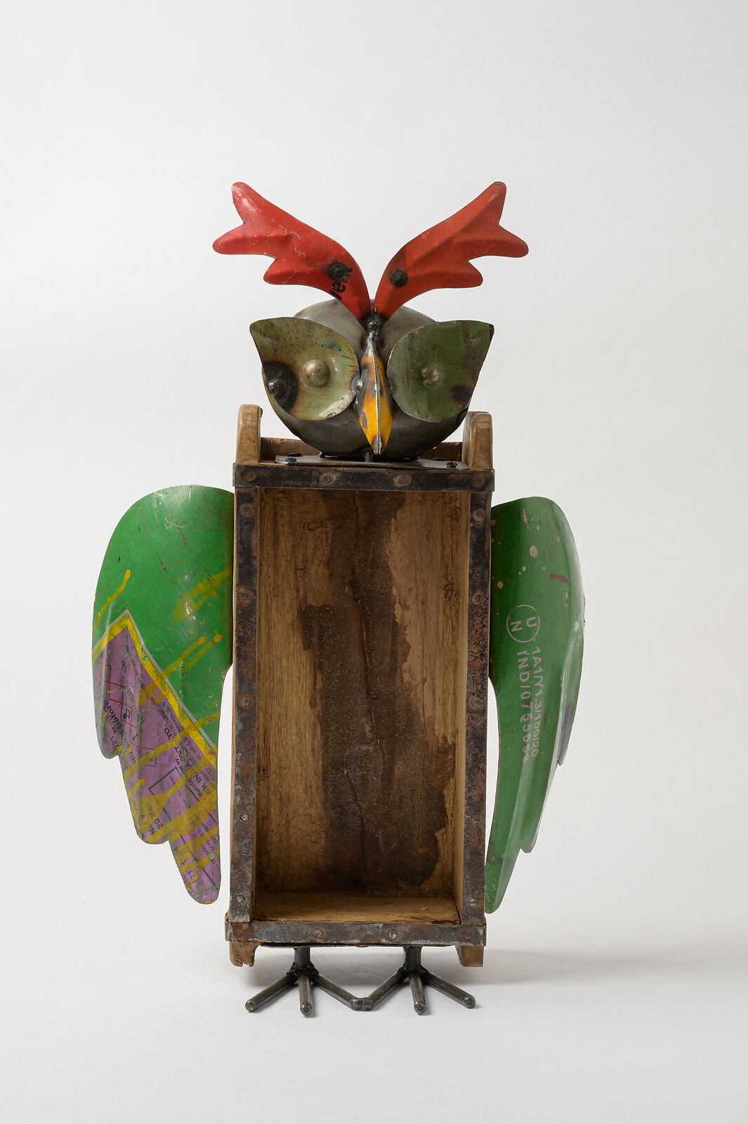 De Kulture Handcrafted RECYCLED IRON OWL WITH BRICK MOULD BOTTLE HOLDER
