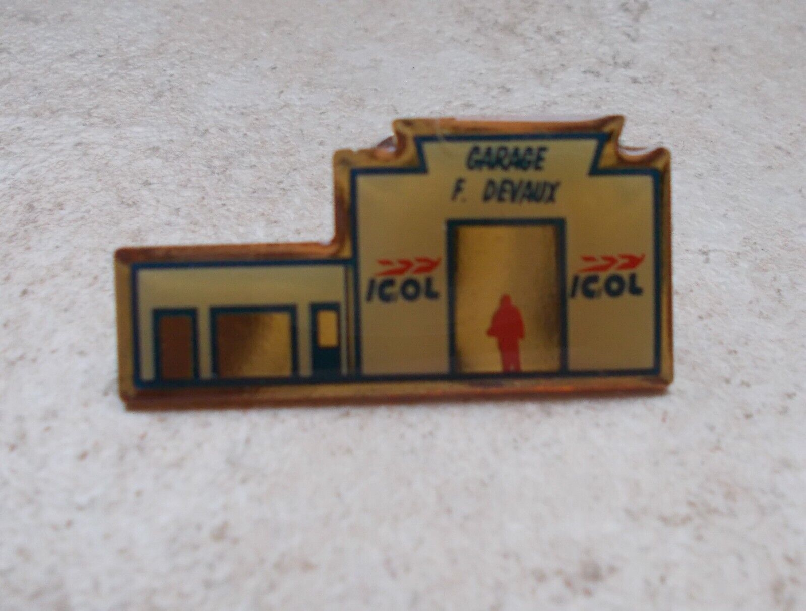 Vintage Badge Pins Oil Oil IGOL Oil Petroleum Product