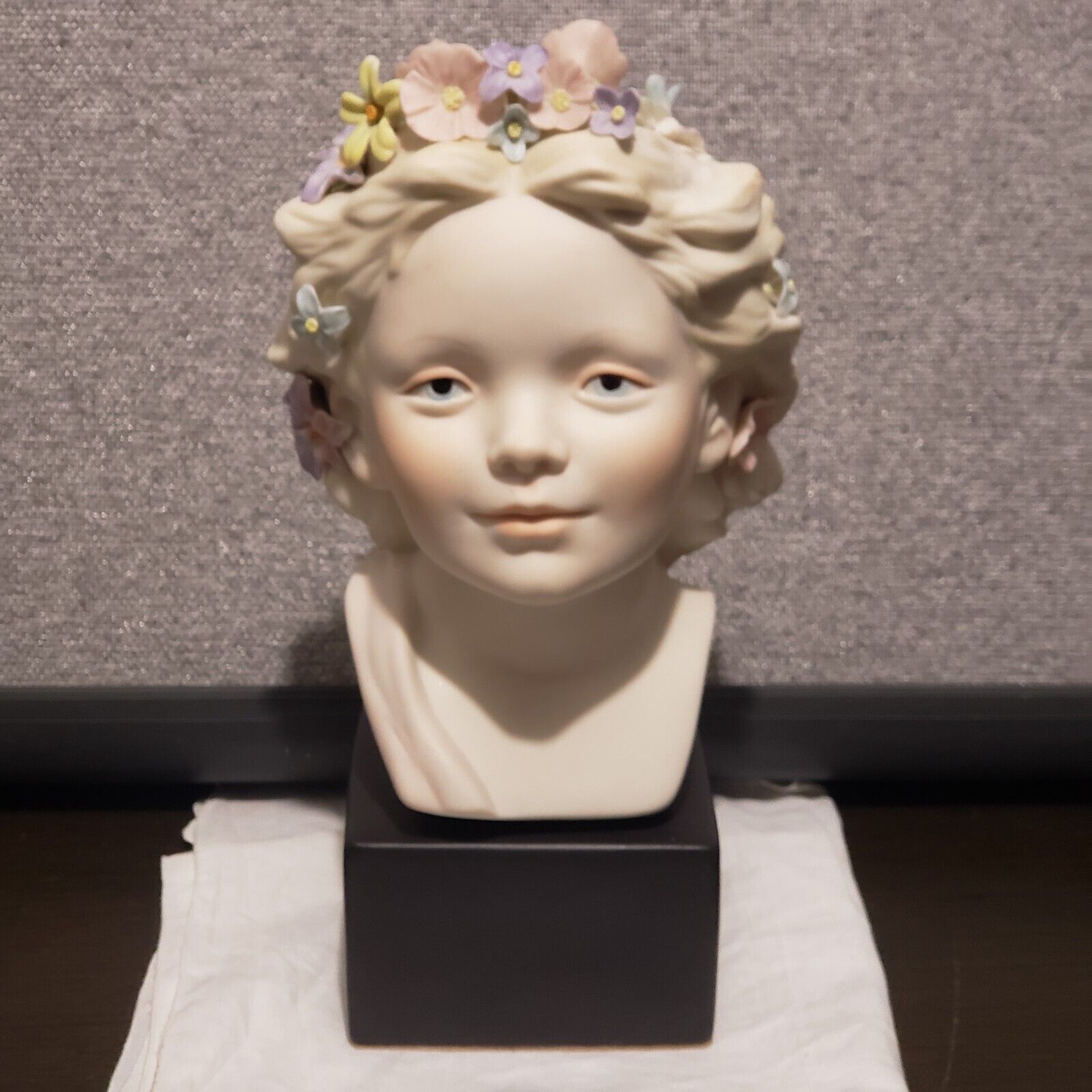 Vtg Cybis Bisque Porcelain Ceramic Girl w/Flowers Bust  Sculpture#750 Wood Base