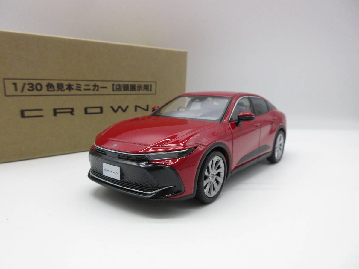 1/30 Toyotacrown Crossover 2022 Model Color Sample Mini Car Emotional Red Ii