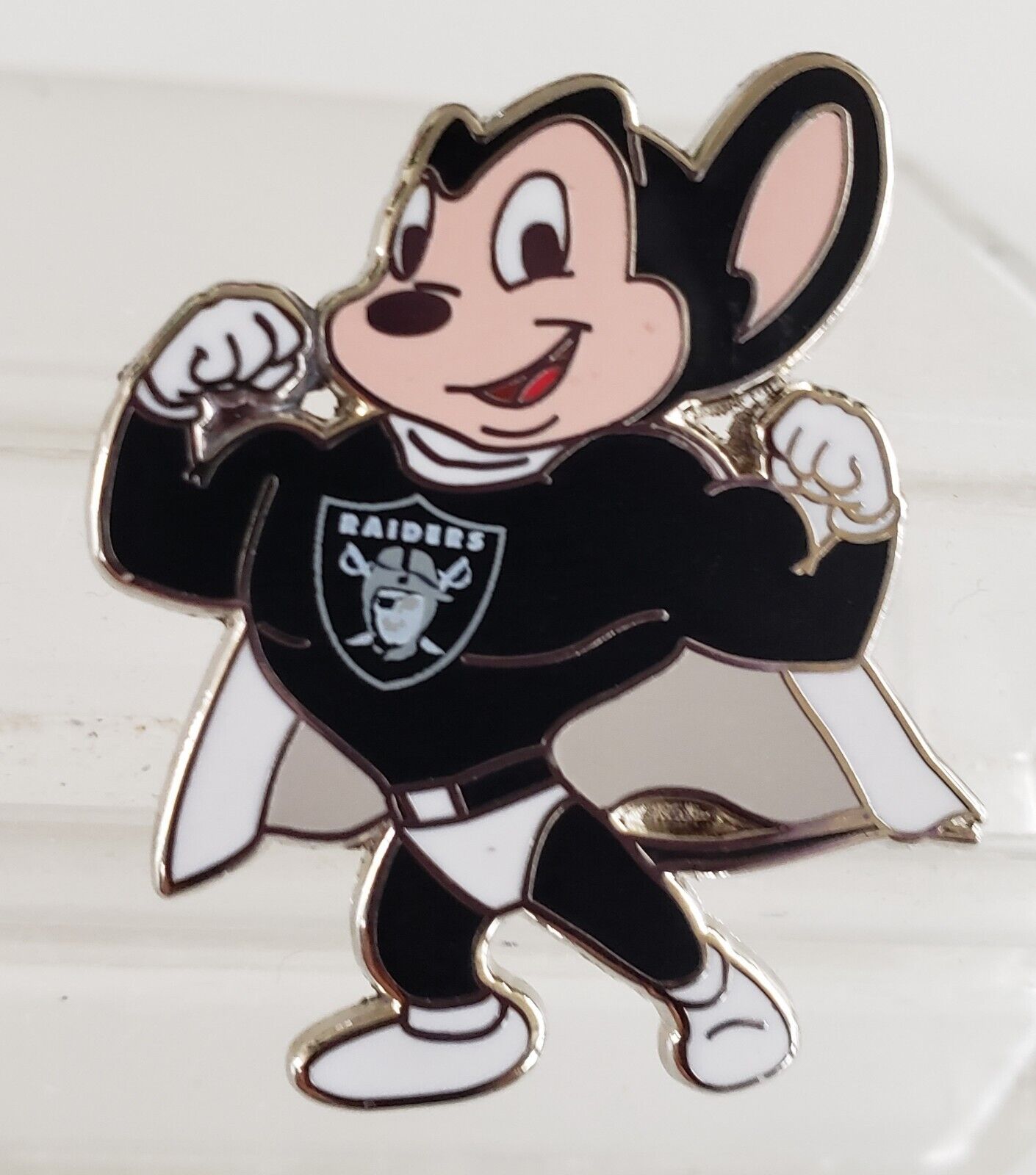 NFL LAS VEGAS RAIDERS MIGHTY MOUSE PIN-GREAT GIFT IDEA-FREE SHIPPING