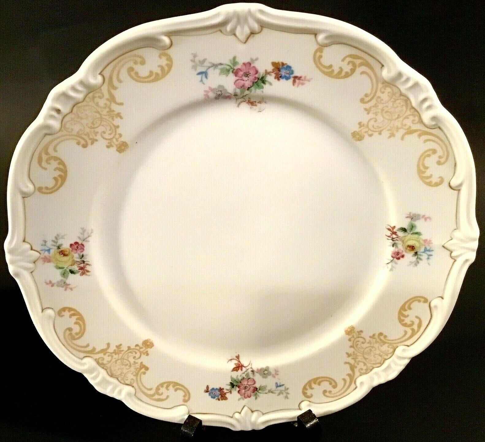 WEIMAR LUNCHEON PLATE HAND DECORATED 02003 PATTERN FLORAL SCALLOPED ANTIQUE
