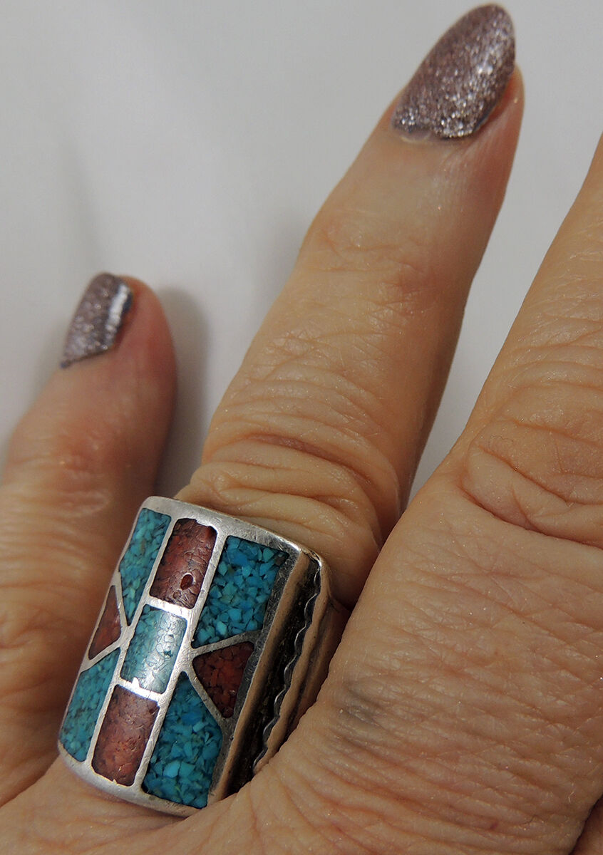 Beautiful 1960s Navajo Large Hand Fabricated Stamped Chip Inlay Ring Classic Sz9
