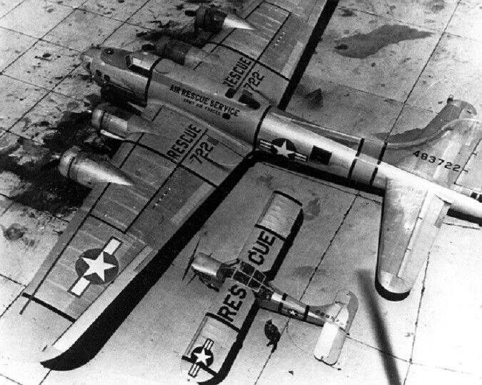 Top view of Rescue Boeing B-17 Bomber next to a Stinson L-5 8x10 WWII Photo 101a