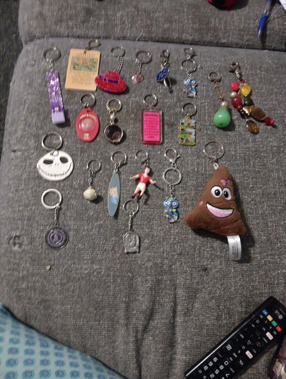 Lot Of 20 Assorted  Keychains Vintage To Now Novalty Souvenir Purse Bag Charms