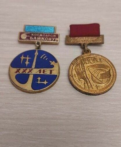 Rare 100% original Russian USSR soviet space program Baikonur year Medals Badges