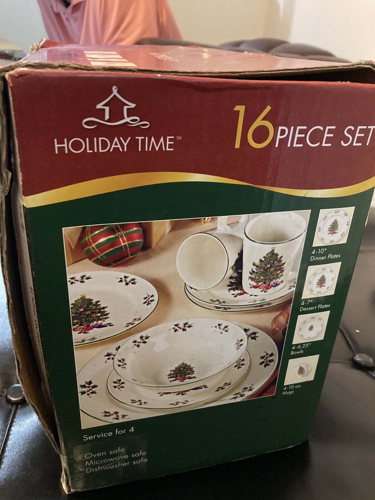Rare Holiday Time 16 pieces for 4, factory sealed