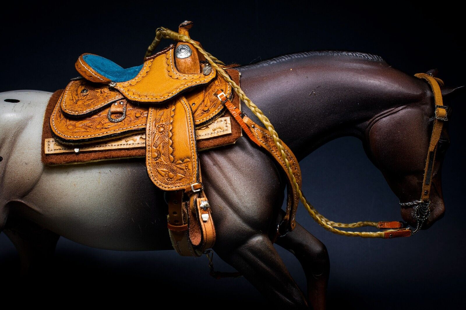 model horses western saddle set trad size peter stone resin horses