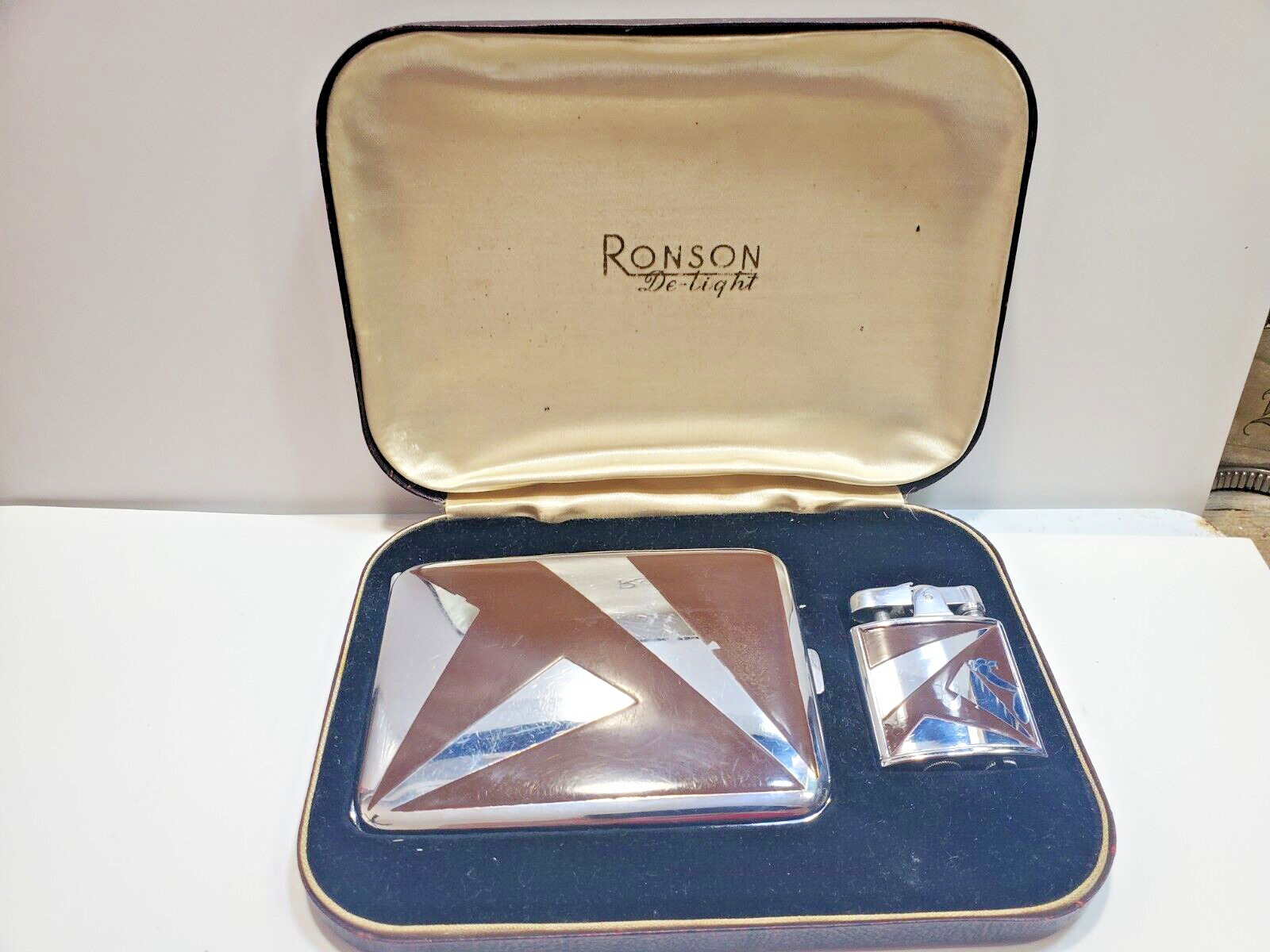 Vintage Working 1930s Ronson De-Light Art Deco Lighter & Case Original Gift Case