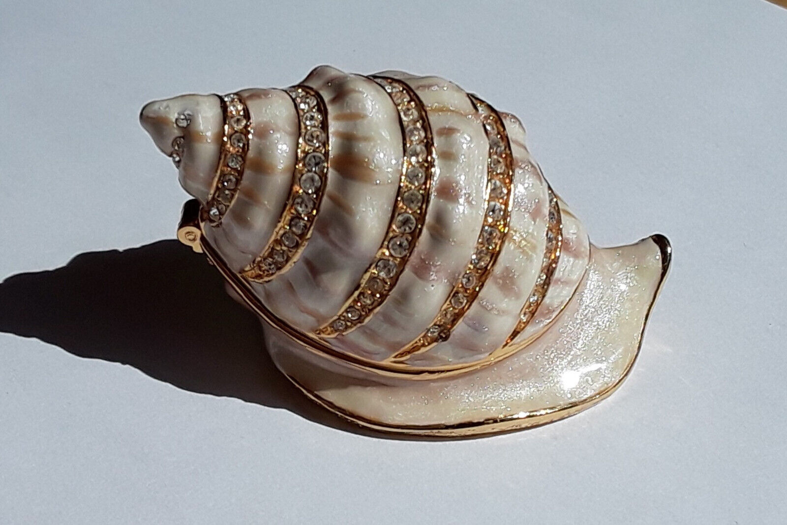 Vintage Hinged Trinket Box ~Crystal Enameled Metal Conch Shell~ beach seashore