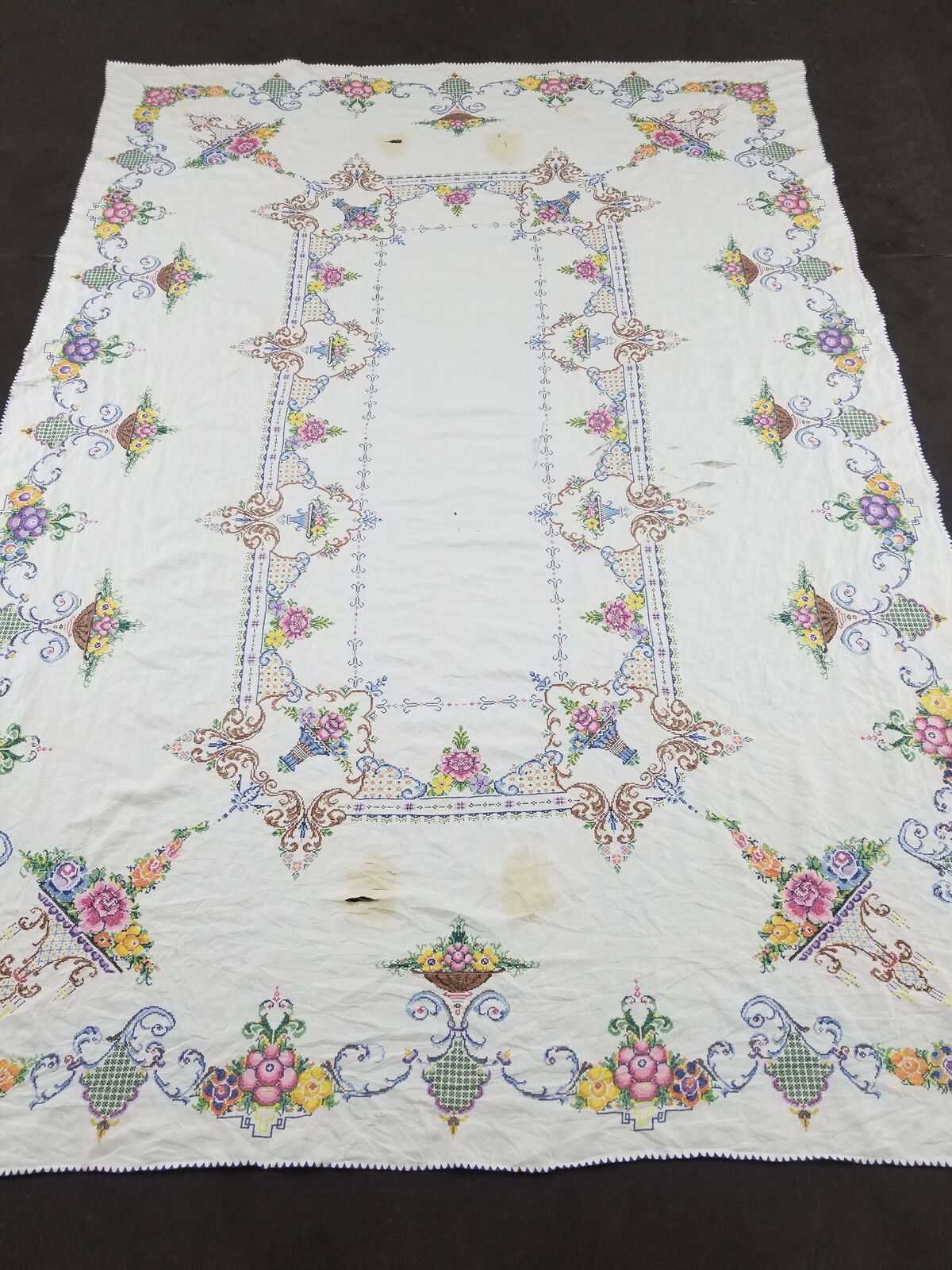 Vintage Hand Embroidered Tablecloth Exquisite Antique Linen 242x168cm