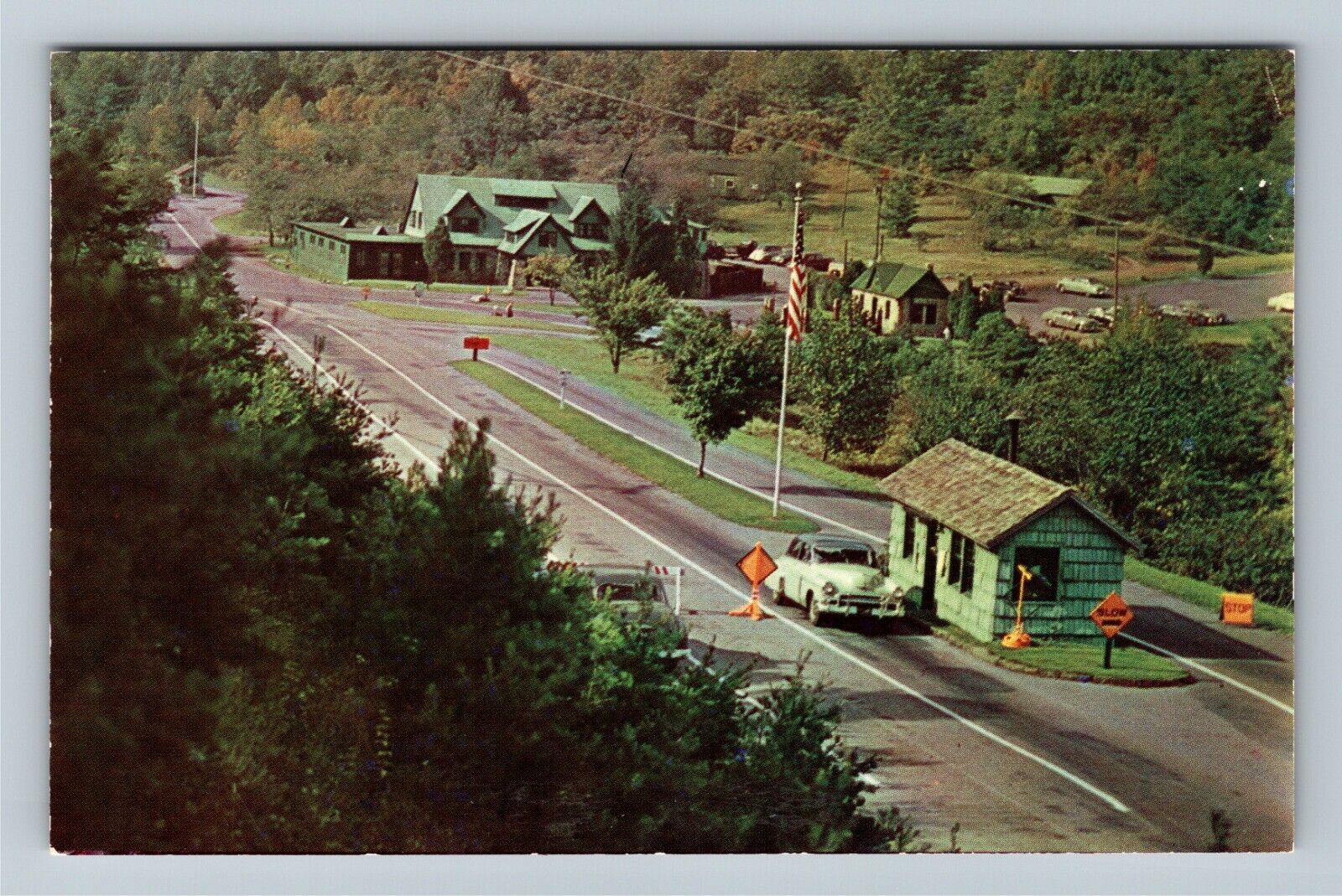 Shenandoah National Park VA-Virginia, Lee Highway, Classic Car Vintage Postcard