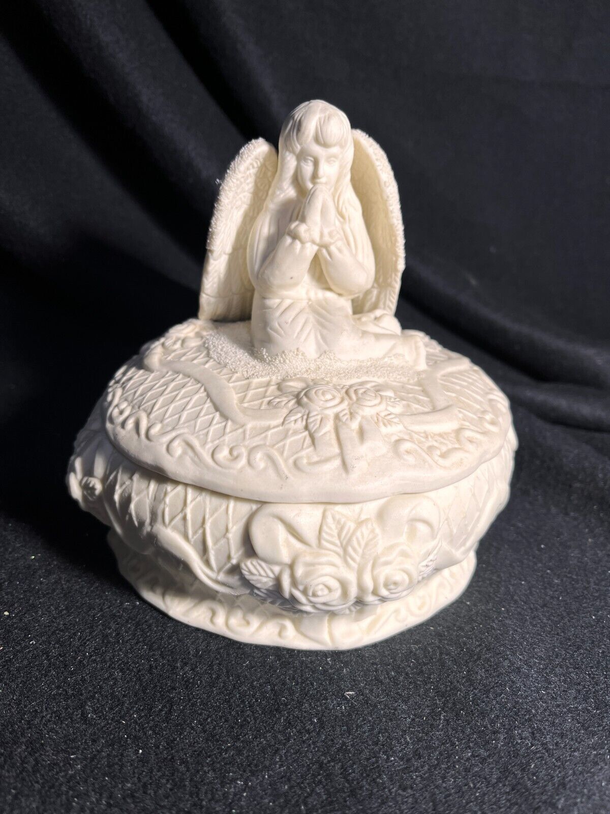 Round Bisque Porcelain Angel Keepsake Trinket Box 6\