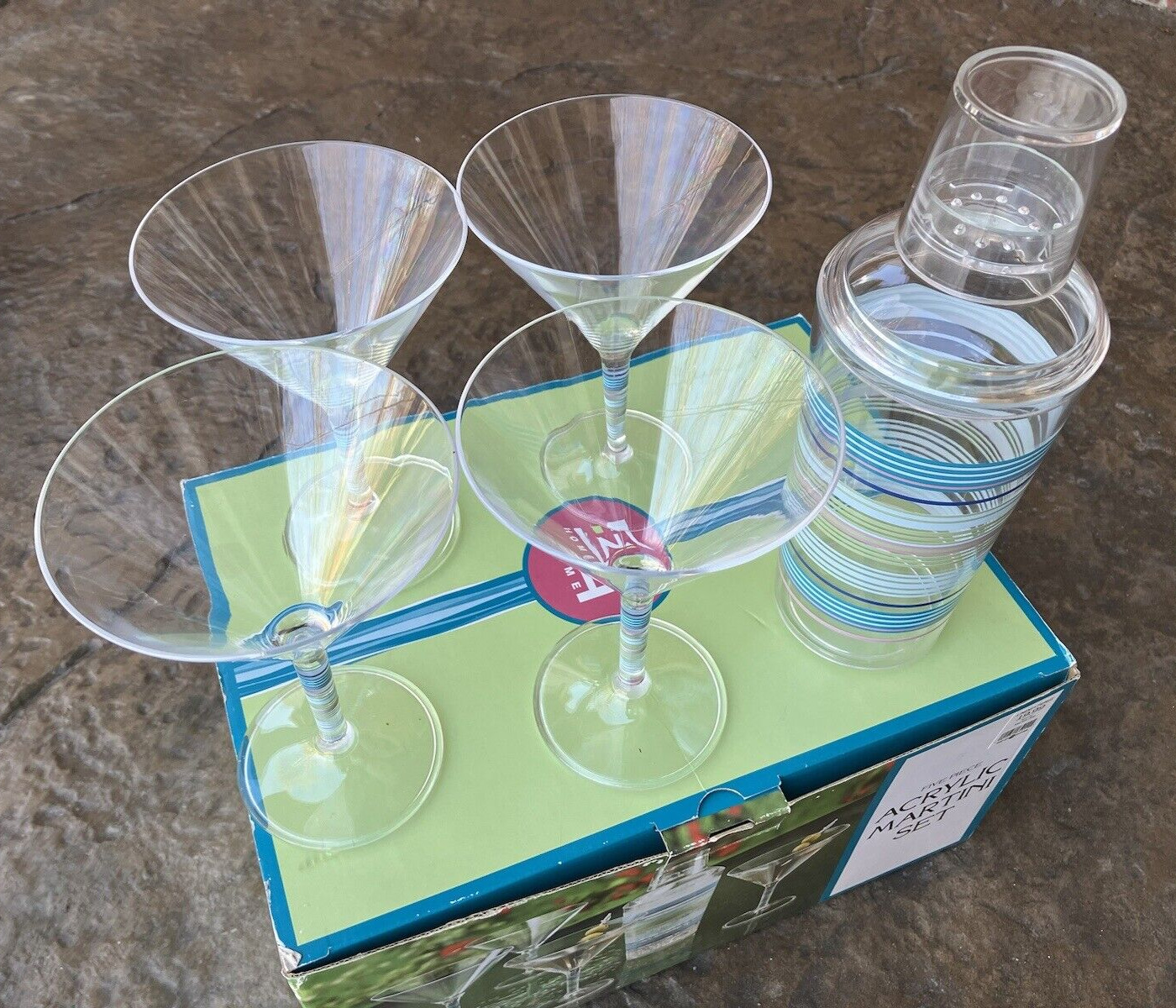 VTG Cocktail Martini Mixer Bar Set 4 Glasses Shaker Acrylic Plastic Unbreakable