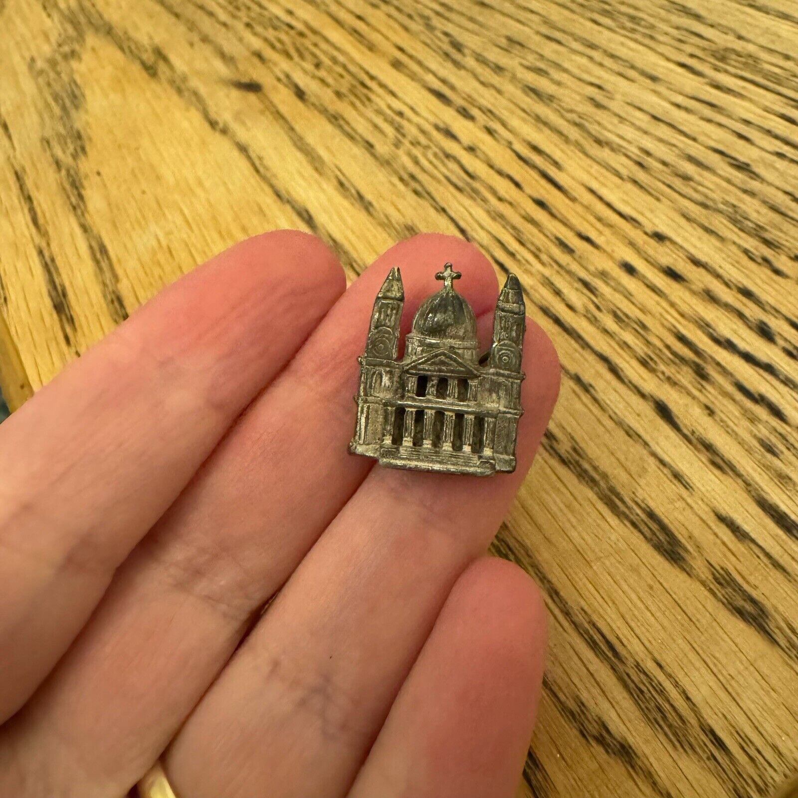 Vintage St. Paul\'s Cathedral U.K. Cast Metal Brooch Pin Miniature Exquisite
