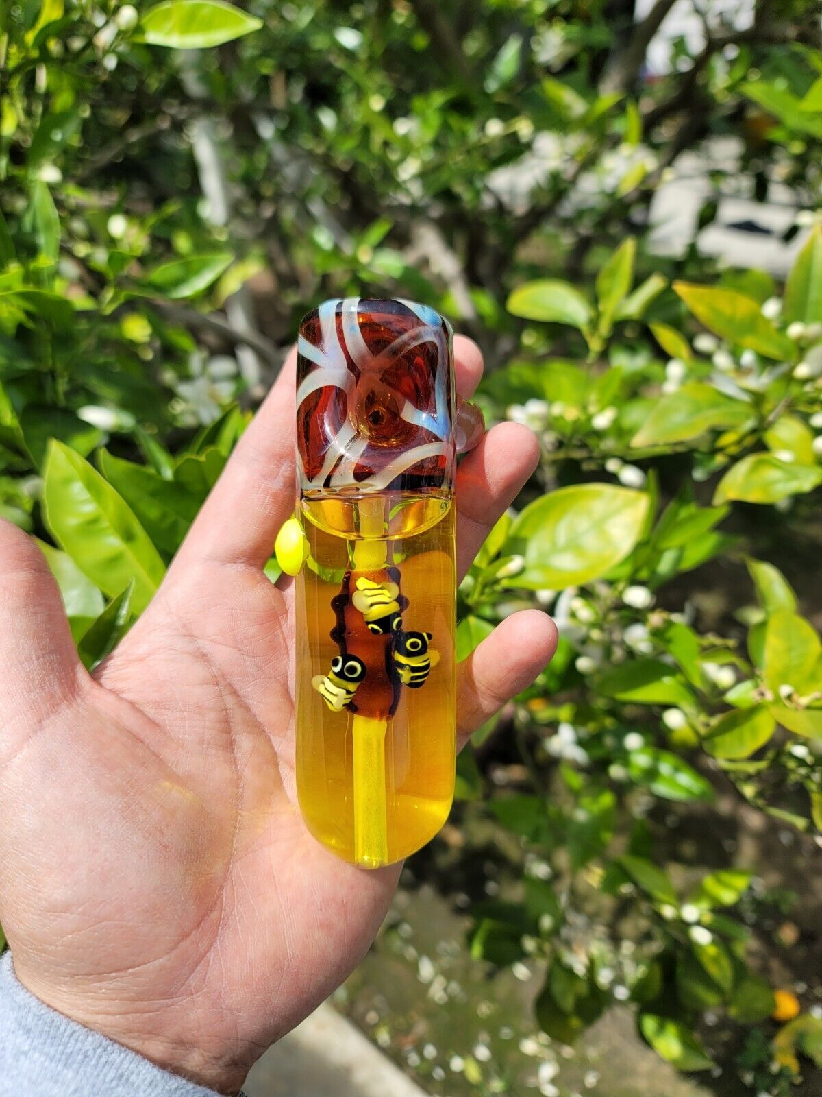 Bee Handmade Glass Smoking Hand Pipe Tobacco Freezeable Honey Glow In Dark Girly